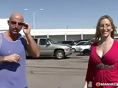 Wulgarna darmowy sex rodzinny Orgia praktykowana przez pijanych uczestników ze wszystkimi