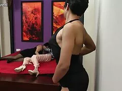 Chudy pisklę w zarówno dziury sex grupowy za darmo pierdolony